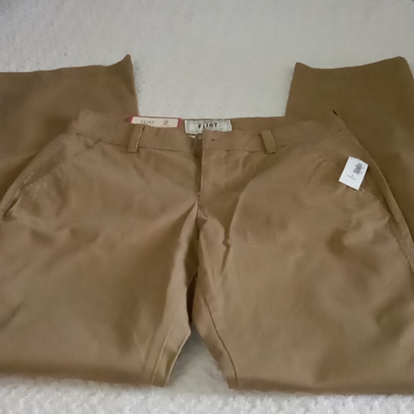NWT Old Navy Flirt Boot-Cut Khakis Chinos Pants 2R - Picture 7 of 13